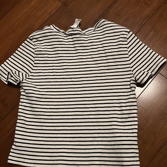 Tshirt - Picture 2 of 3